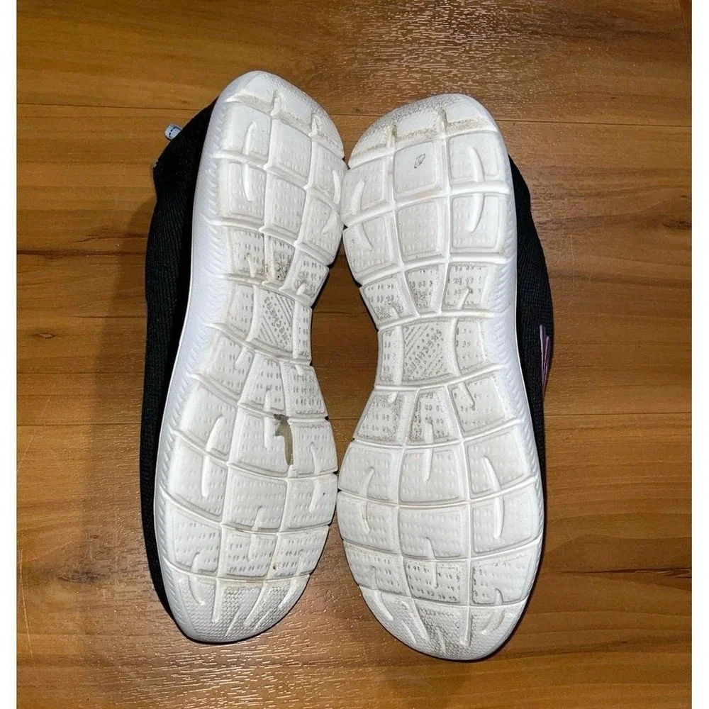 Skechers size gently